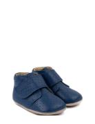 Beginners? Velcro Season Blue Pom Pom