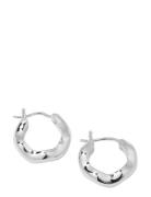 Bolded Wavy Earrings Silver Silver Syster P