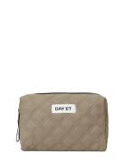 Day Re-Q Fenced Washbag S Beige DAY ET