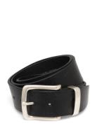 August Black Saddler