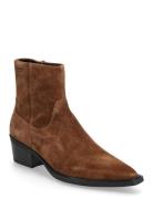 Kelsey Brown VAGABOND