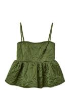 Emilie Top Green Helmstedt