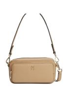 Th Daily Camera Bag Beige Tommy Hilfiger