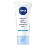 NIVEA Refreshing Day Cream Normal Skin SPF15 50ml