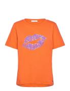 T-Shirt With Kissing Lips - Mid Sle Tops T-shirts & Tops Short-sleeved...