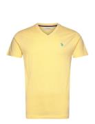 Uspa T-Shirt V-Neck Cem Men Tops T-shirts Short-sleeved Yellow U.S. Po...