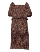 Pleated Georgette Polvipituinen Mekko Brown Ganni