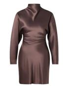 Zora Barrel Long Sleeve Mini Dress Lyhyt Mekko Brown Malina