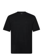 Chest Logo Interlock T-Shirt Tops T-shirts Short-sleeved Black Lyle & ...