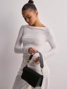 ATP ATELIER - Olkalaukut - Musta/Hopea - Assisi Leather Shoulder Bag -...