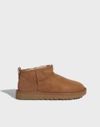 UGG - Ruskea - W Classic Ultra Mini