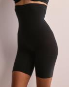 Spanx - Musta - Everyday Shaping HW Short