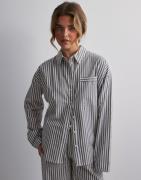 Only - Harmaa - Onlsaga Ls Stripe Shirt Wvn Cs