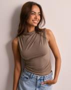 Pieces - Ruskea - Pcmadison Sl Draped Top Noos Bc