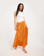 JDY - Oranssi - Jdyfifi Mw Midi Skirt Wvn