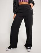 Pieces - Musta - Pcbossy Hw Wide Pants Noos