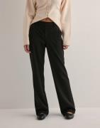 Vero Moda - Musta - Vmmaya Mw Straight Solid Pant Noos