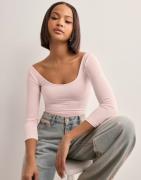Nelly - Vaaleanpunainen - Deep Scoop Neck Halfsleeve Top