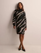 Object Collectors Item - Kuviollinen - Objray L/S Knit Rollneck Dress ...