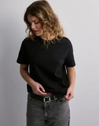 Selected Femme - Musta - Slfessential Ss Boxy Tee Noos