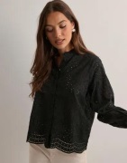 Selected Femme - Musta - Slftatiana L/S Embr Shirt Noos