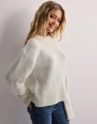 Nelly - Valkoinen - Straight Fuzzy Knit Sweater