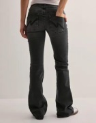 Nelly - Musta - Low Waist Perfect Bootcut Jeans