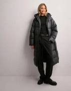 Nelly - Musta - Long Puffer Coat