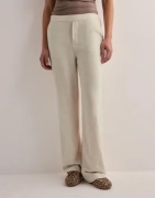 Mercer Amsterdam - Beige - Objsanne Aline Wide Pant Noos