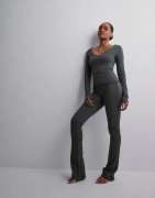 Nelly - Harmaa - Soft Rib LS Top