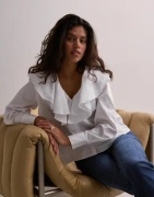 Selected Femme - Valkoinen - Slfisobel Ls Ruffled Shirt B
