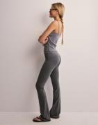 Nelly - Harmaa - Soft Chill Pants