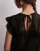 Nelly - Musta - Lovely Blouse Top
