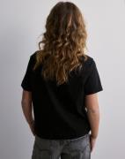 Selected Femme - Musta - Slfessential Ss Boxy Tee Noos