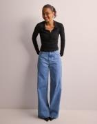 Nelly - Musta - Button Collar Top