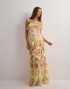 Nelly - Keltainen - Flounce Allover Dress