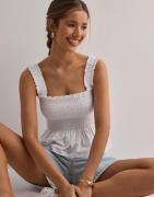 Nelly - Valkoinen - Cute Smock Top