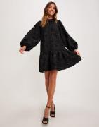 Pieces - Musta - Pcgretchen Ls Short Dress D2D Dmo
