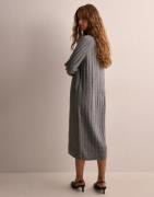 Pieces - Harmaa - Pcmaggy Ls Knit Dress Noos Bc