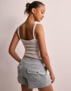 Juicy Couture - Harmaa - Eve Short with Pocket