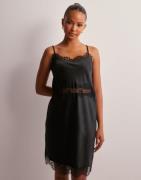 Vero Moda - Musta - Vmlis Strap Short Dress Vma
