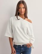 Nelly - Valkoinen - Shoulder Focus Sweat