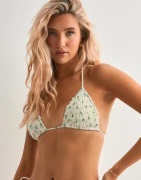 Nelly - Kukallinen - Smock Frill Triangle