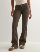 Nelly - Ruskea - Low Waist Bootcut Stitch Jeans