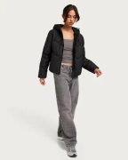 JDY - Musta - Jdyarnhem Water Rep Short Puffa Otw