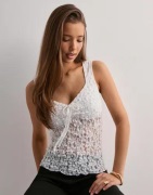 Nelly - Valkoinen - Romantic Lace Sleeveless Top