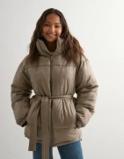 Nelly - Ruskea - Volume Precious Puffer Jacket