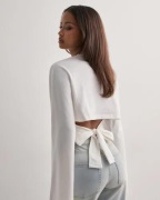 Nelly - Valkoinen - Open Back Tie LS Top