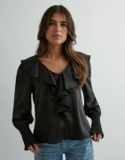 Vero Moda - Musta - Awbea Ls V-Neck Frill Blouse