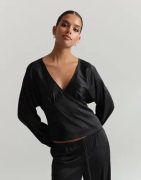 Nelly - Musta - Bow Detail Blouse